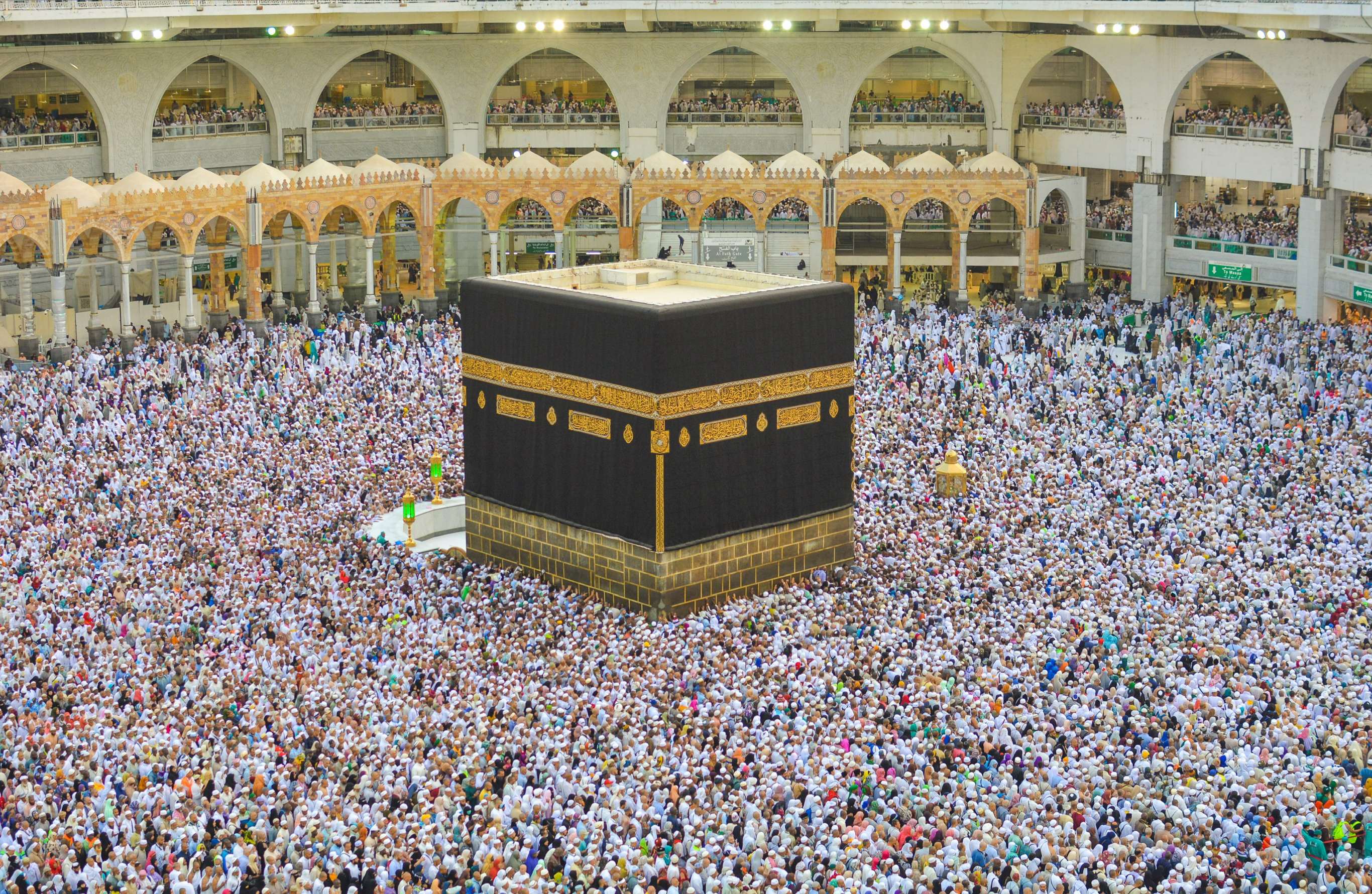 Thousands of pilgrims gathered around the Kaaba during Hajj pilgrimage in extreme heat conditions